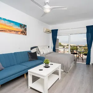 sun-beach-apartment-holiday-rentals-puerto-benalmdena.1costadelsol.com/